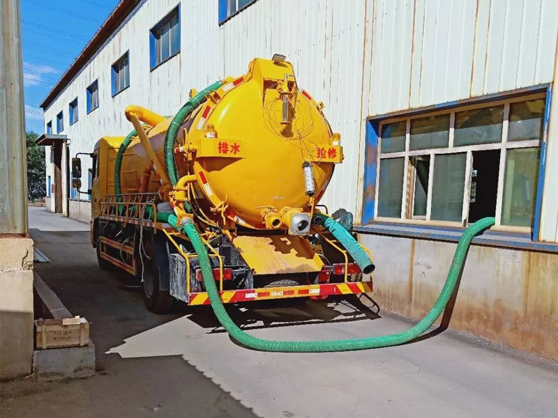 栖霞街厂区化粪池清理